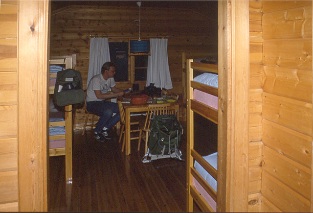 004 Interiör från stugan Kvikkjokk 1987