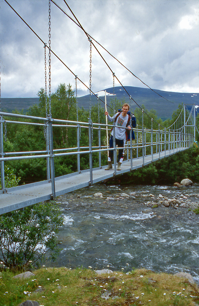 006 Henrik på bron överTjeurajokka 1991 copy