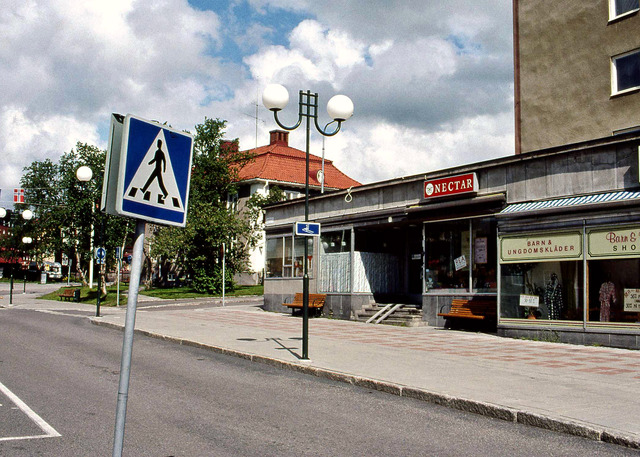 Parkeringsplats för sparkstöttingar i Kiruna Kebnekaise 1997079