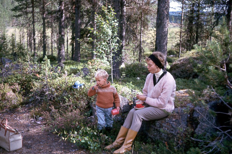 022 Kaffepaus i bärskogen 1965