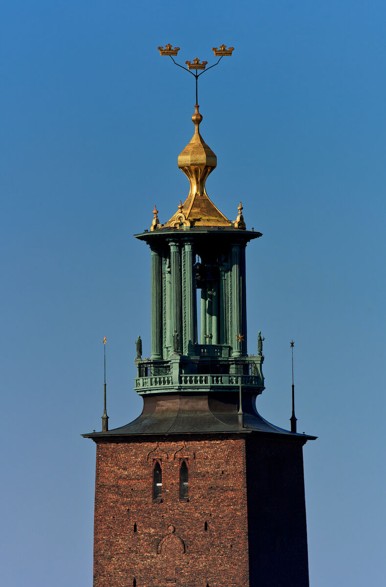 Stadshustornet sett från Monteliusslingan på Södermalm (ca 700 meter)