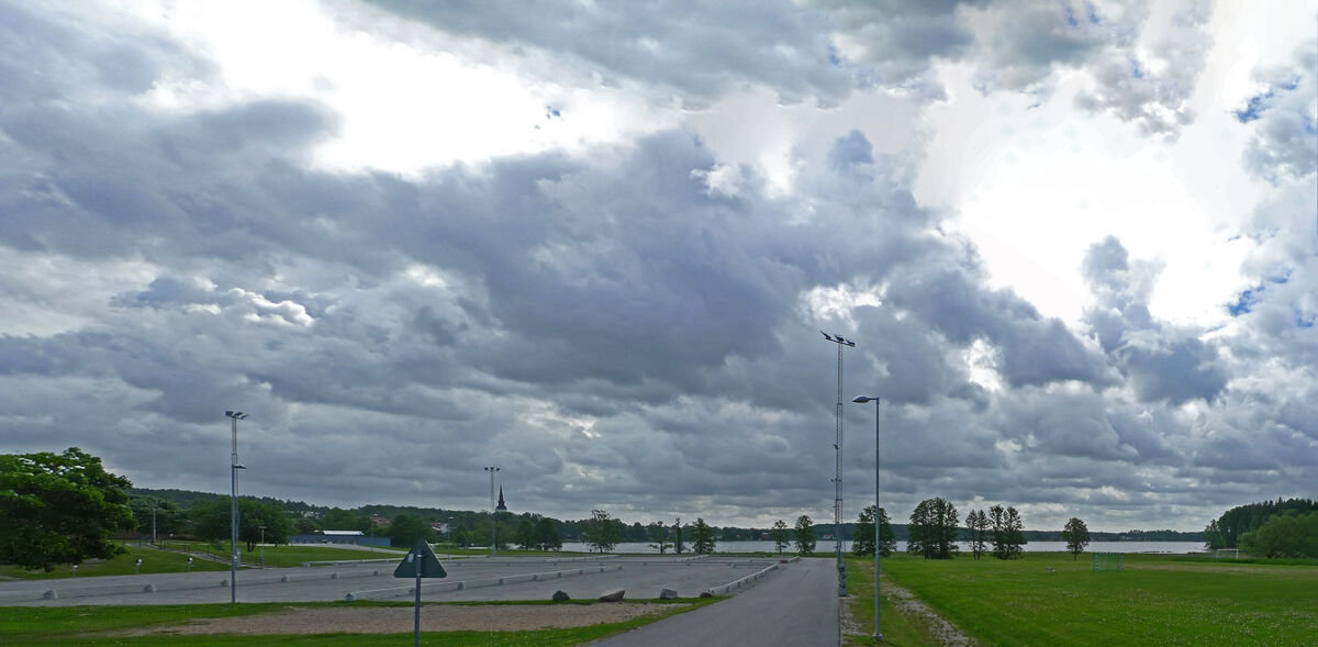P1050959- P1050960 Panorama1 Vy på ovädersmoln över Lindesjön kopiera