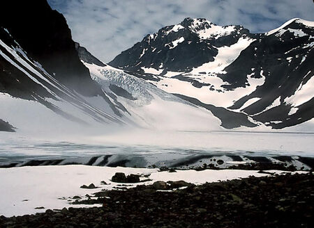 Panorama av Kebnepakkteglaciären 1997 jpg