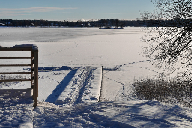 Snö och is pÂ Lindesjön 2016