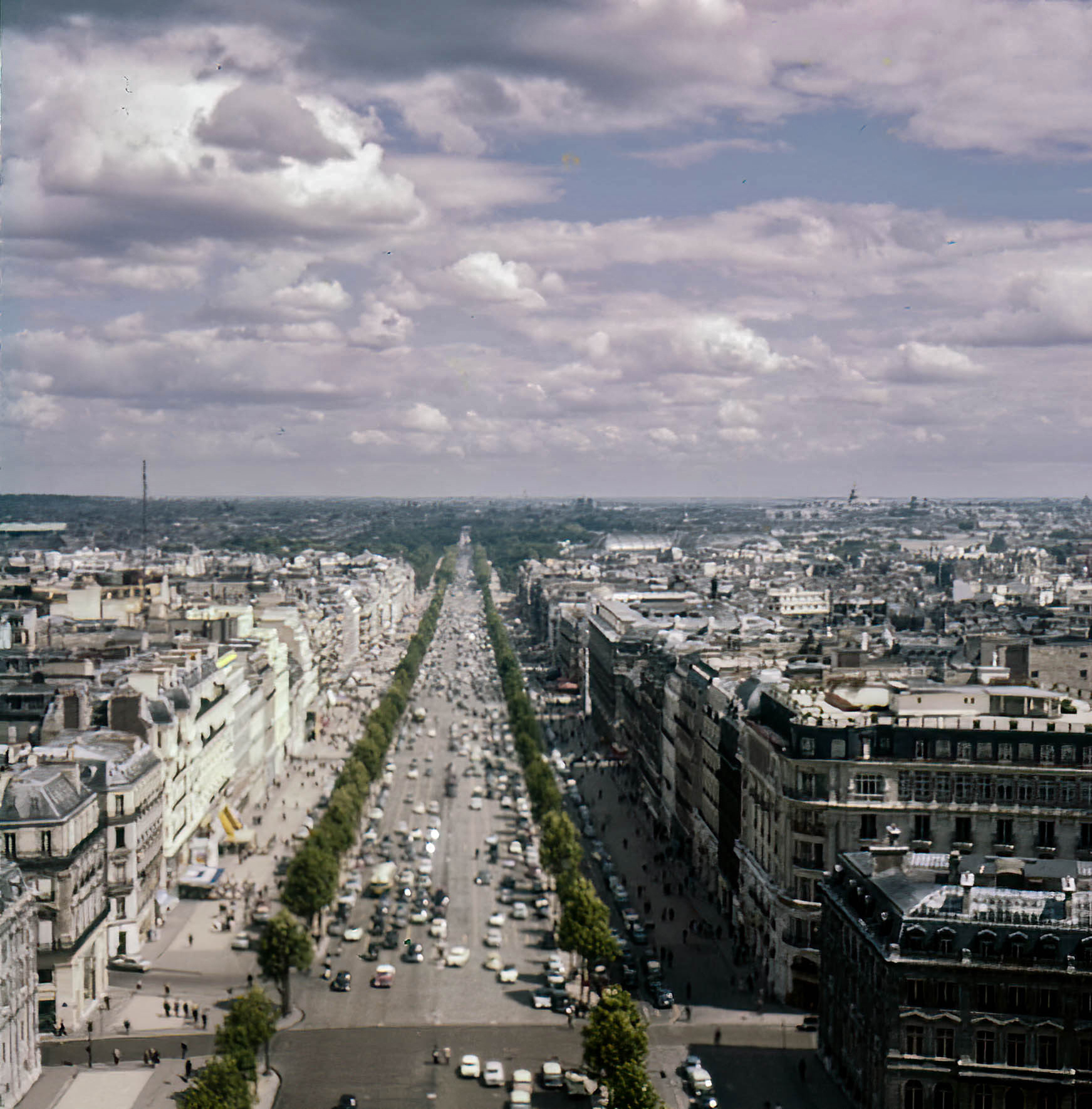 Paris 1960013 Avenue des Champs Ellysé-Edit.tif (1 av 1)